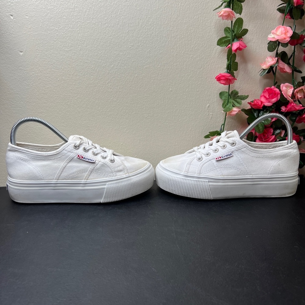 SOLD 🌹 Superga S0001LO White Platform Sneaker Women's 6 Walking Casual Outdoor